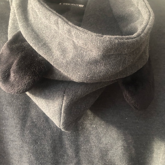 Minnie Mouse Hoodie - Picture 3 of 6